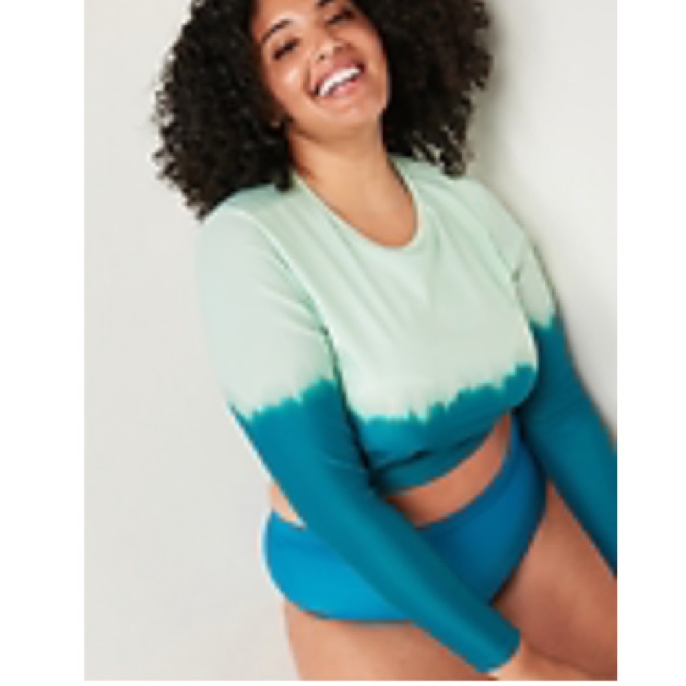 Cropped Long Sleeve Rashguard Swim Top